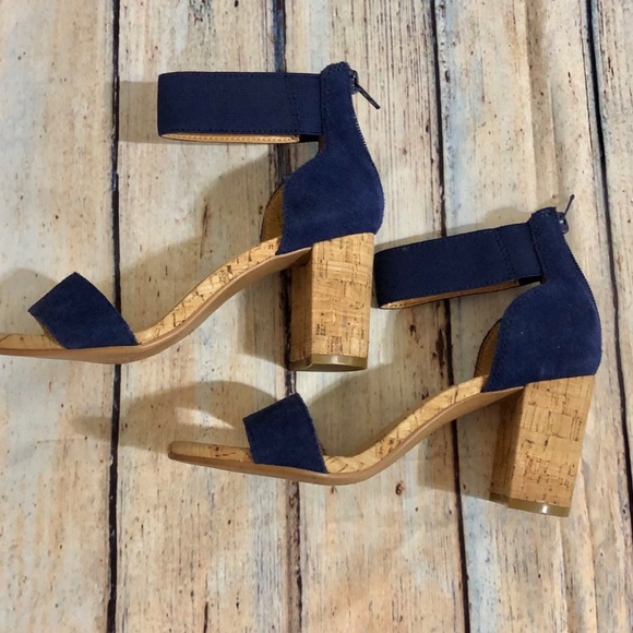 AEROSOLES Shoes - Aerosoles navy suede block heel New